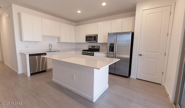 21714 E Crest Avenue, Red Rock, AZ 85145