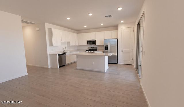 21714 E Crest Avenue, Red Rock, AZ 85145