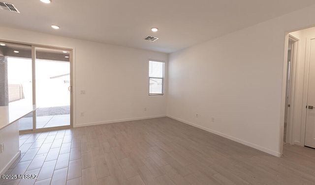 21714 E Crest Avenue, Red Rock, AZ 85145