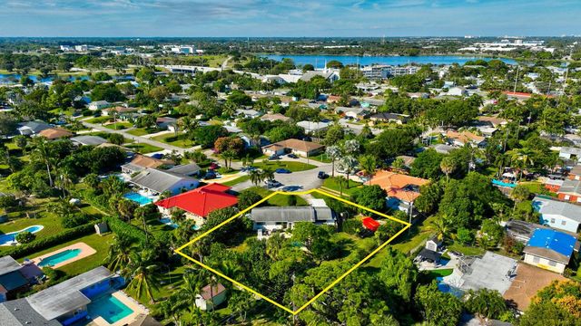 2011 Mark Avenue, Lake Worth Beach, FL 33461