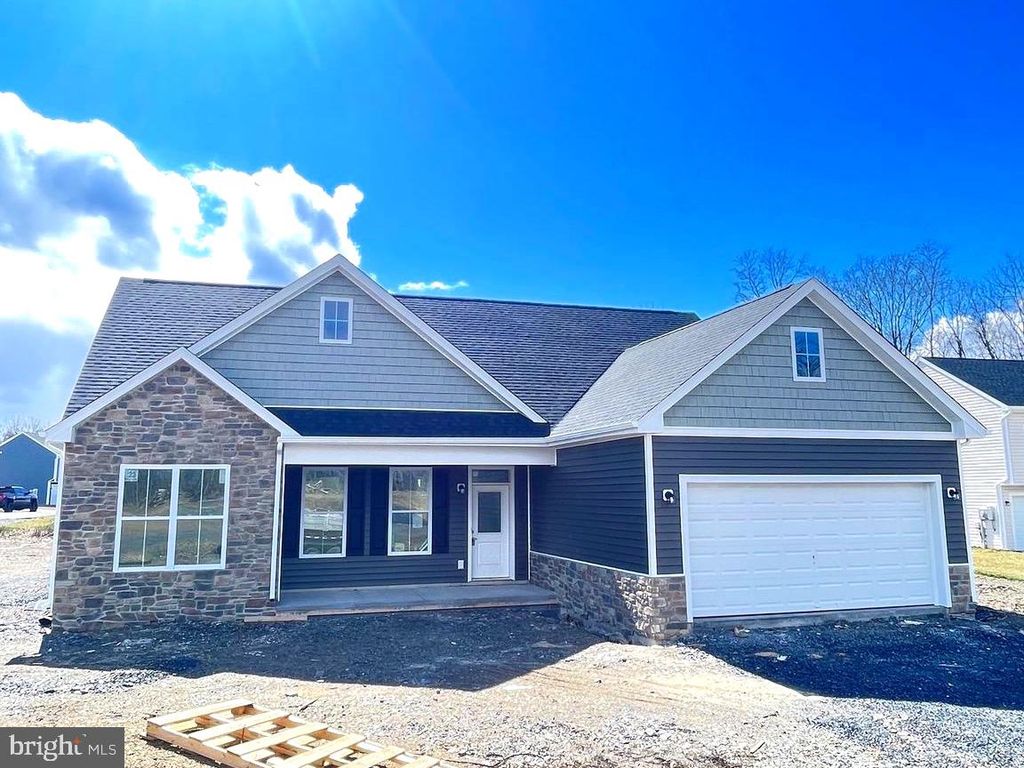 19 WATTLEY CT, Martinsburg, WV 25405