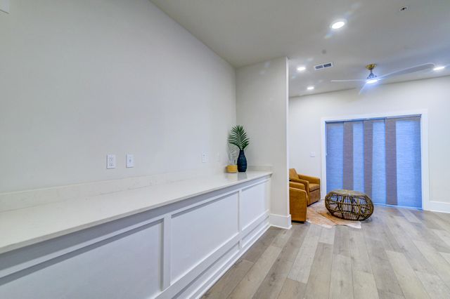 1150 Valdosta Street 401, North Charleston, SC 29405