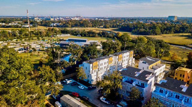 1150 Valdosta Street 401, North Charleston, SC 29405