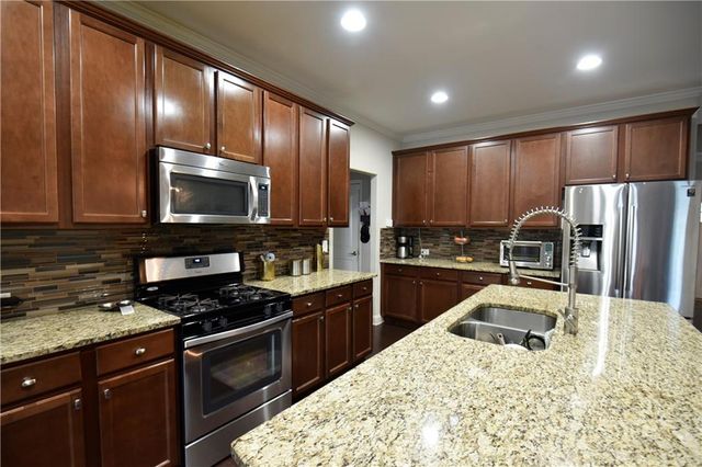 1805 Kingsbridge Court, Suwanee, GA 30024