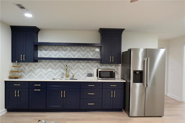 1805 Kingsbridge Court, Suwanee, GA 30024