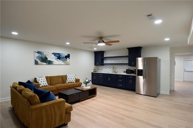1805 Kingsbridge Court, Suwanee, GA 30024