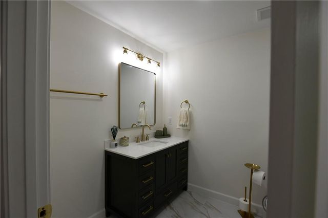 1805 Kingsbridge Court, Suwanee, GA 30024