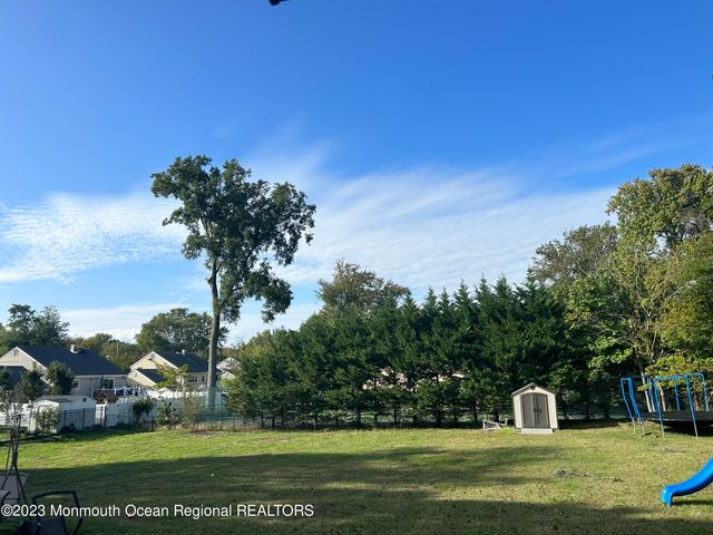 1 Michaels Court, Oakhurst, NJ 07755