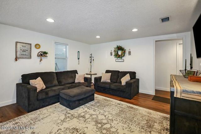 8360 MUDLAKE Road, Macclenny, FL 32063