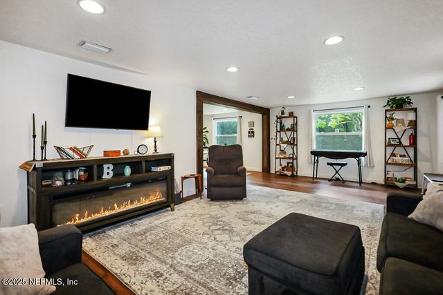 8360 MUDLAKE Road, Macclenny, FL 32063