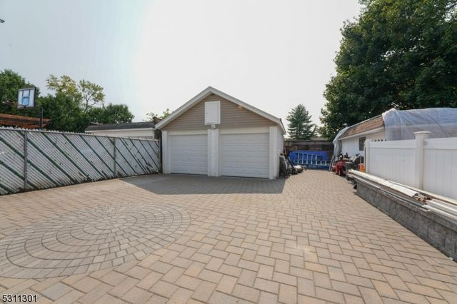 25 Rossiter Ave, Paterson City, NJ 07502