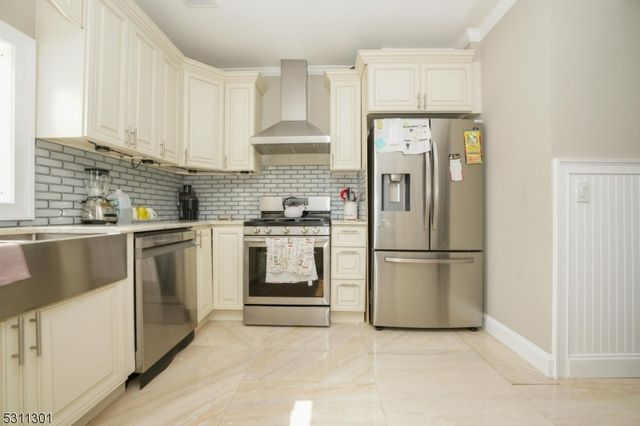 25 Rossiter Ave, Paterson City, NJ 07502