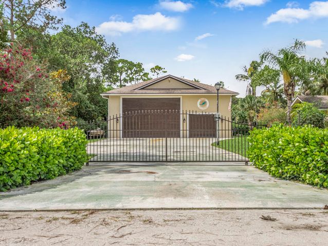 13676 N 85th Road N, West Palm Beach, FL 33412