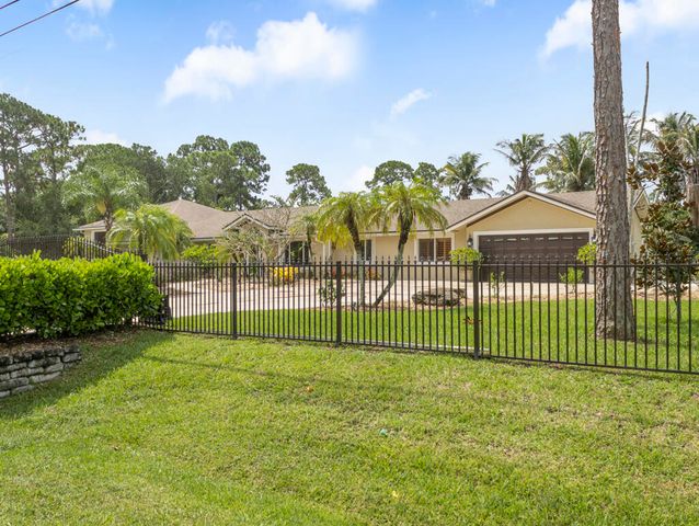 13676 N 85th Road N, West Palm Beach, FL 33412