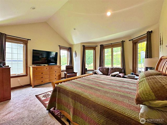 104 Hummingbird Lane, Silver Creek, WA 98585