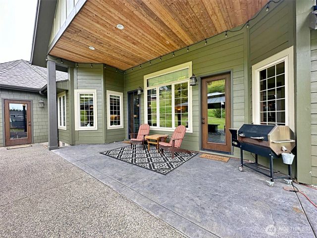 104 Hummingbird Lane, Silver Creek, WA 98585