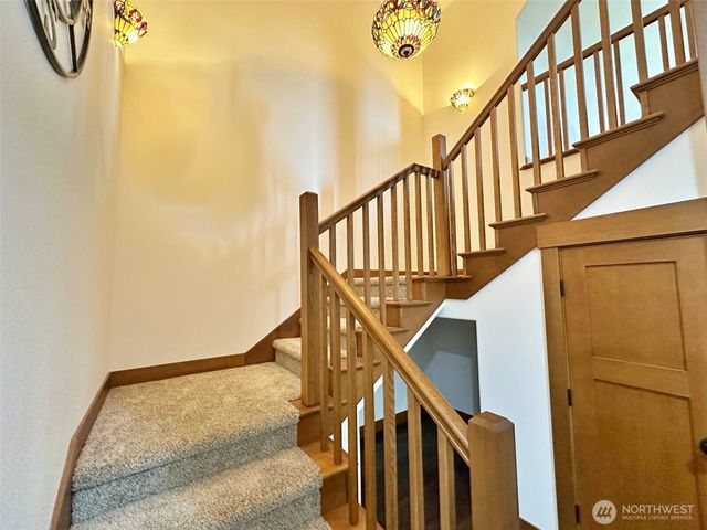104 Hummingbird Lane, Silver Creek, WA 98585