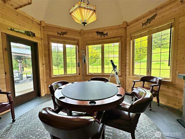 104 Hummingbird Lane, Silver Creek, WA 98585