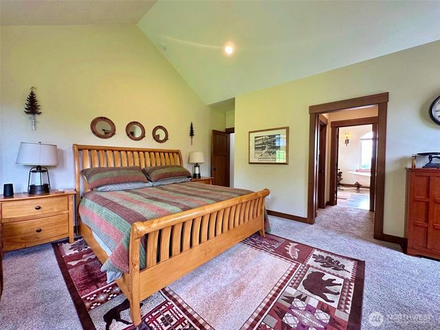 104 Hummingbird Lane, Silver Creek, WA 98585