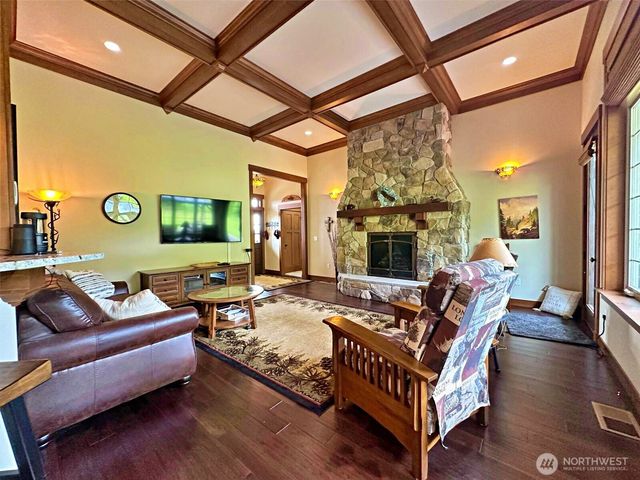 104 Hummingbird Lane, Silver Creek, WA 98585