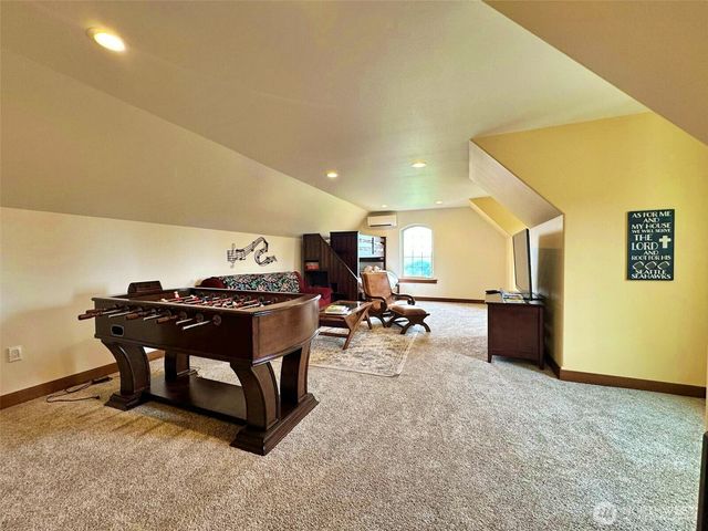 104 Hummingbird Lane, Silver Creek, WA 98585