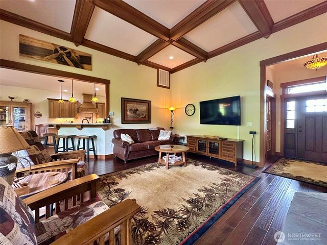 104 Hummingbird Lane, Silver Creek, WA 98585