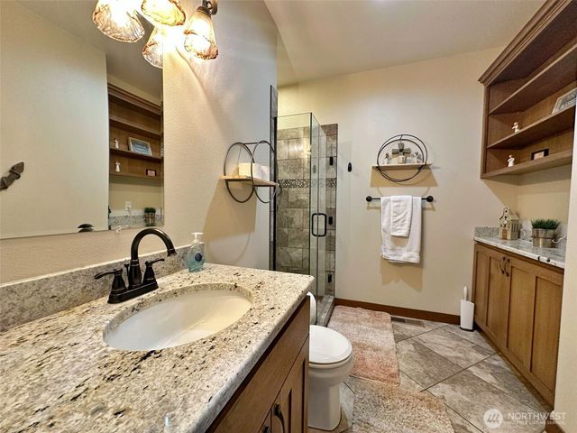 104 Hummingbird Lane, Silver Creek, WA 98585