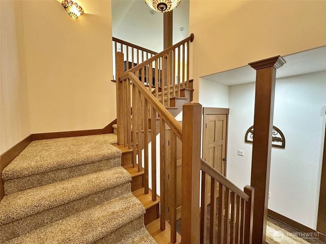 104 Hummingbird Lane, Silver Creek, WA 98585
