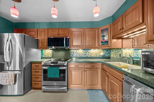 1300 Reece Road 208, Charlotte, NC 28209