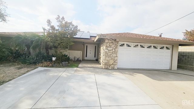 3700 Redlands Dr, Bakersfield, CA 93306