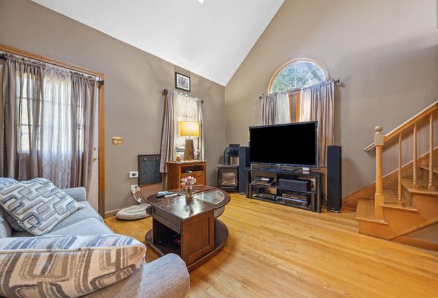 37 Sandra Way, Plymouth, MA 02360