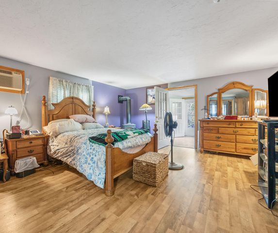 37 Sandra Way, Plymouth, MA 02360