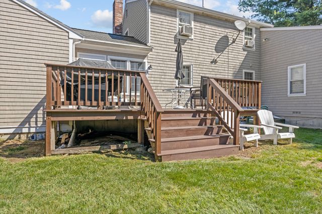 37 Sandra Way, Plymouth, MA 02360