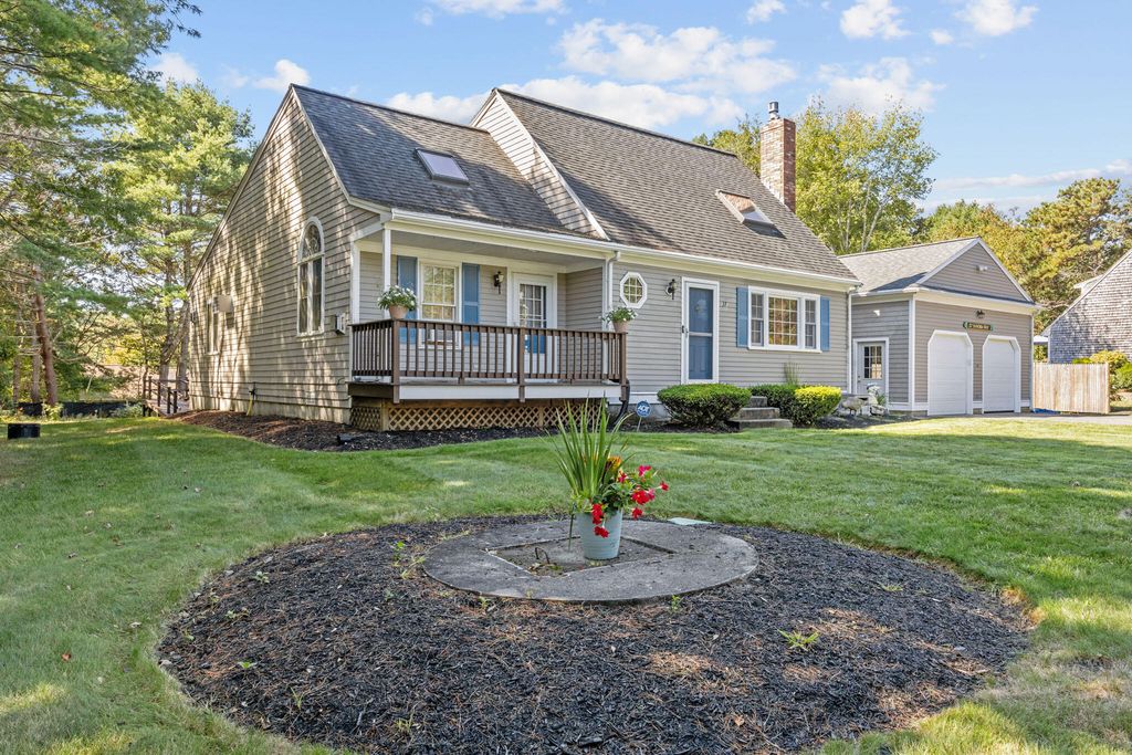 37 Sandra Way, Plymouth, MA 02360