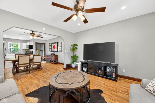 2112 Putnam Street, Terre Haute, IN 47803