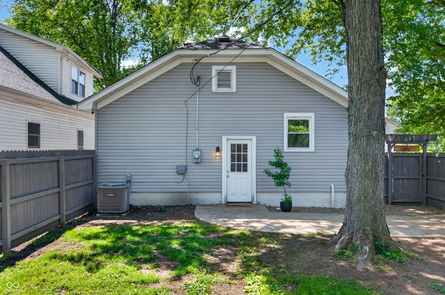 2112 Putnam Street, Terre Haute, IN 47803
