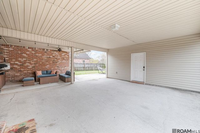 9160 Rue De Fleur, Denham Springs, LA 70706