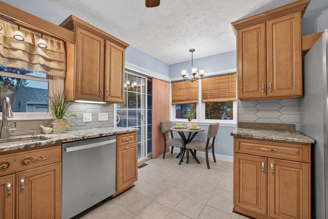3206 35th Avenue, Rock Island, IL 61201
