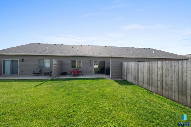 812 E El Dorado Ct, Sioux Falls, SD 57108