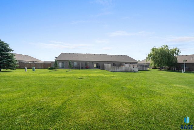 812 E El Dorado Ct, Sioux Falls, SD 57108
