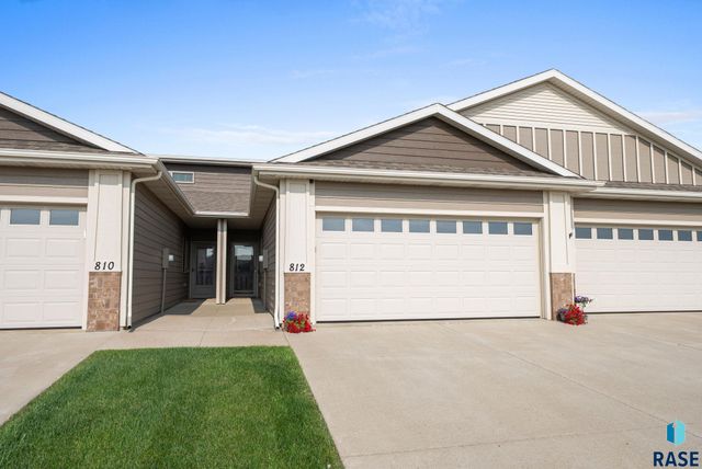 812 E El Dorado Ct, Sioux Falls, SD 57108