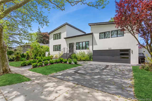 821 Longview Avenue, North Woodmere, NY 11581