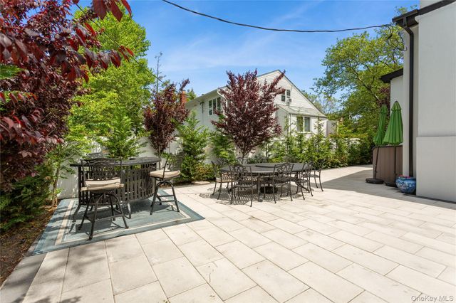 821 Longview Avenue, North Woodmere, NY 11581