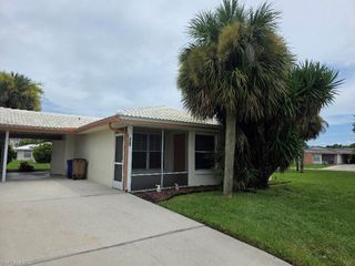 204 Oakmont PKWY, Lehigh Acres, FL 33936