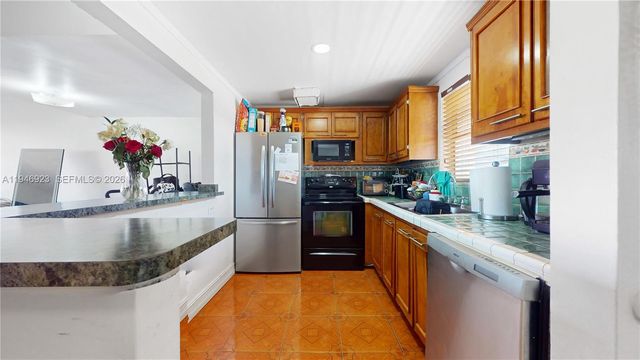 9373 Fontainebleau Blvd K234, Miami, FL 33172