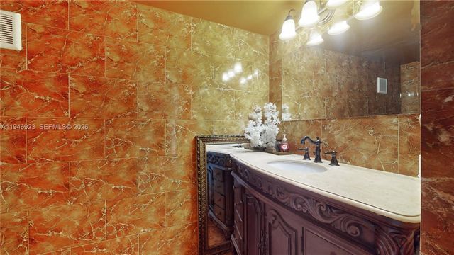 9373 Fontainebleau Blvd K234, Miami, FL 33172