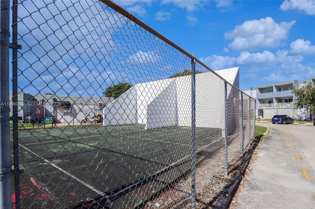 9373 Fontainebleau Blvd K234, Miami, FL 33172