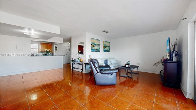 9373 Fontainebleau Blvd K234, Miami, FL 33172