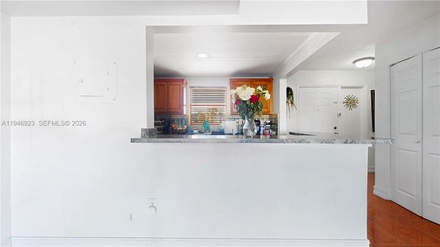 9373 Fontainebleau Blvd K234, Miami, FL 33172