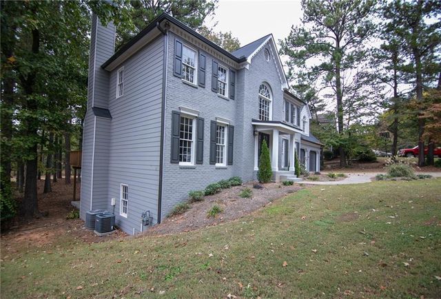 5702 Brynwood Circle NW, Acworth, GA 30101